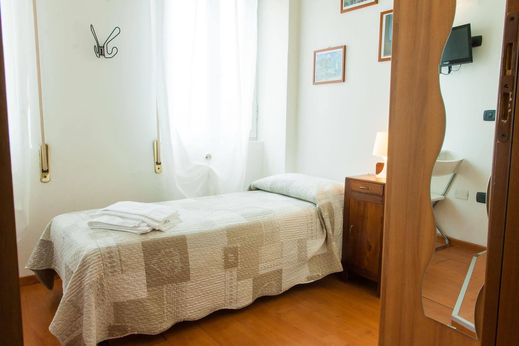 Alloggio Cavour Ferrara Ngoại thất bức ảnh