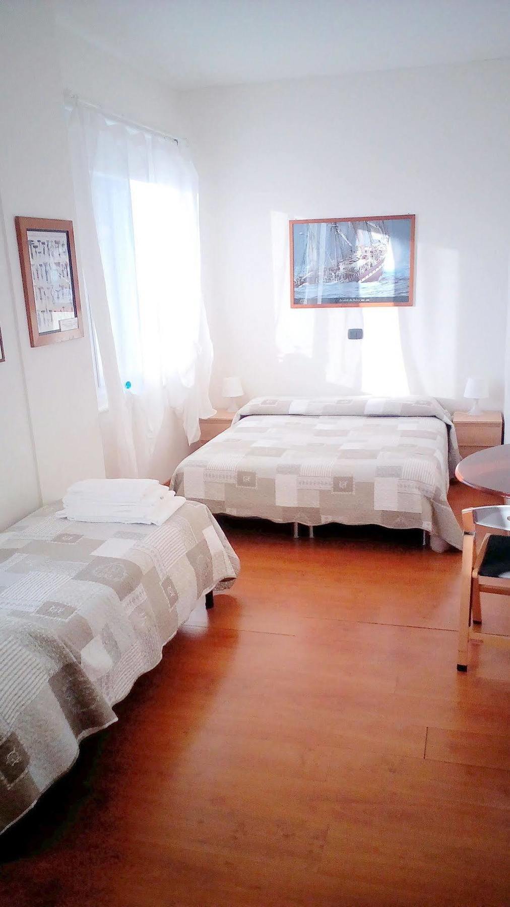 Alloggio Cavour Ferrara Ngoại thất bức ảnh