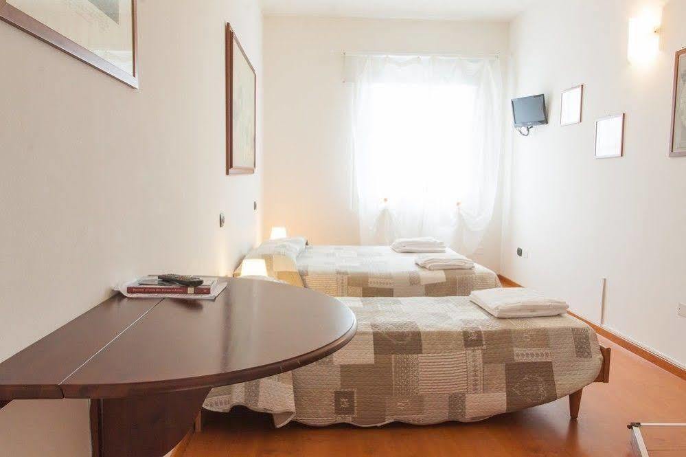 Alloggio Cavour Ferrara Ngoại thất bức ảnh